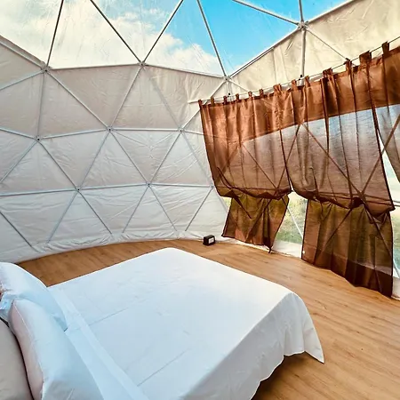 Luxusní stan Natura Glampingdome *